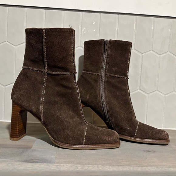 Vintage Shoes - Worthington Chocolate Brown Suede Leather Boots